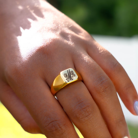Women's Monogram Signet Ring
